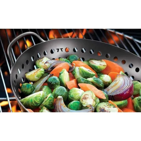 Canasta de BBQ Antiadherente con Agarraderas de 11 Pulgadas de Color Negro OUTSET QD70