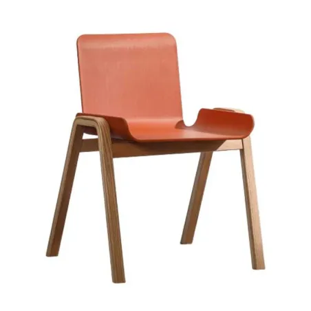 Silla Roja con Patas de Madera Natural con Asiento Plastico URBAN COMFORT 9900116