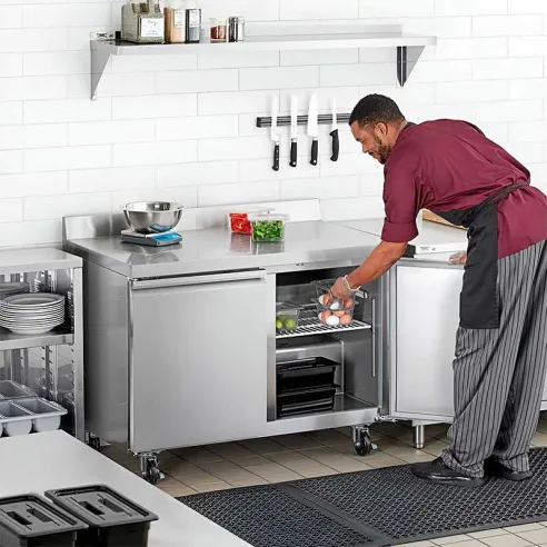 Mesa Refrigerada de 2 Puertas con Respaldo de Acero Inoxidable 48 Pulgadas U-STAR UWT-48R-E-HC