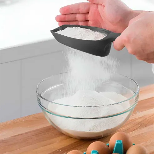 Cucharon y Tamiz de 1 Taza Gris Carbon TOVOLO 49000-200