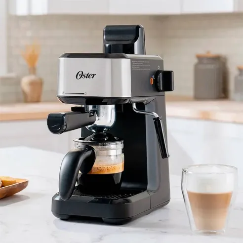 Maquina Espresso y Capuccino de 4 Tazas 950W OSTER BVSTEM3300