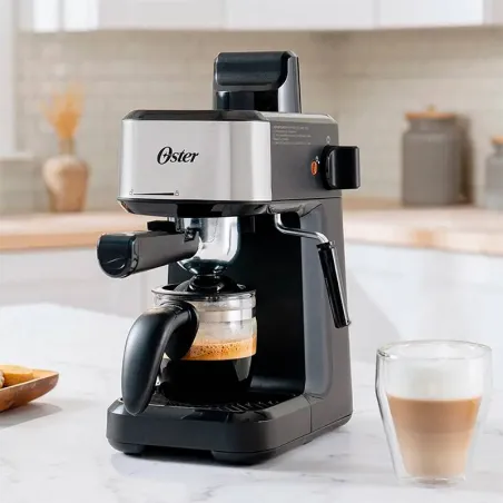 Maquina Espresso y Capuccino de 4 Tazas 950W OSTER BVSTEM3300