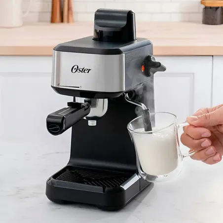 Maquina Espresso y Capuccino de 4 Tazas 950W OSTER BVSTEM3300